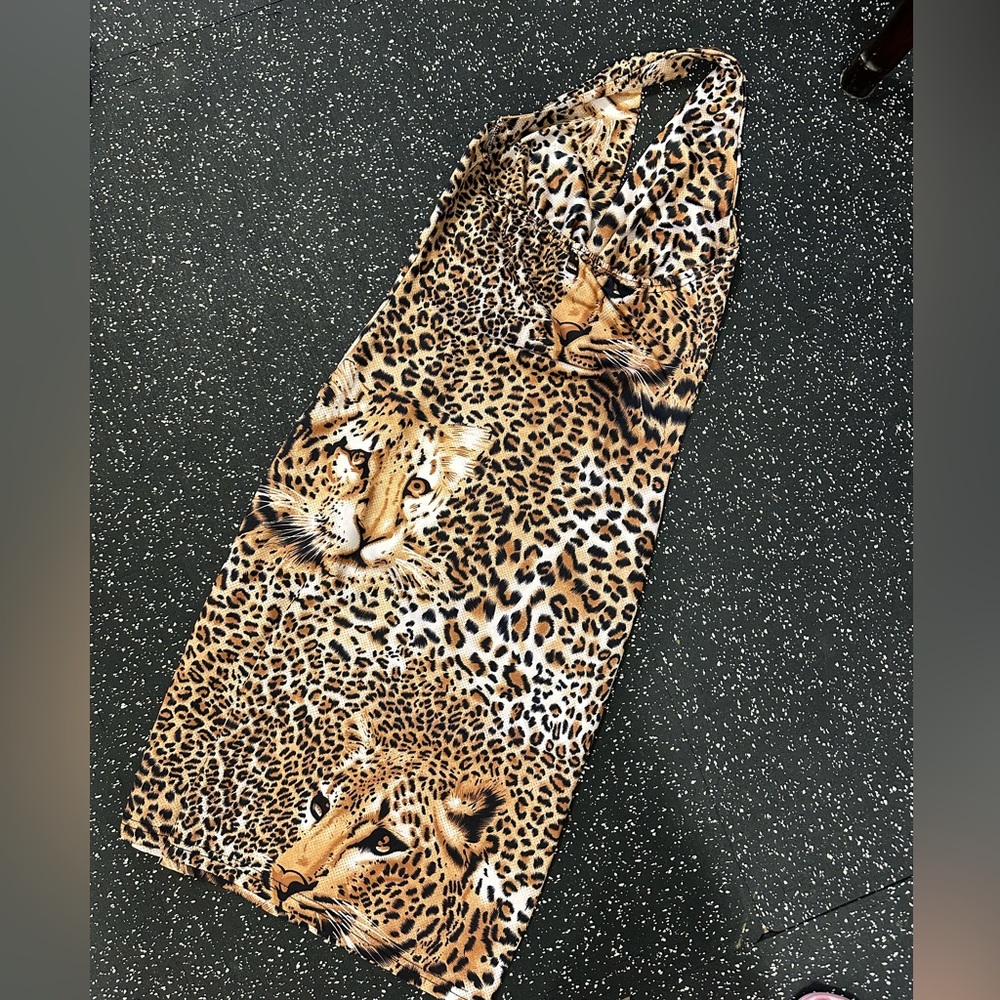 Animal print on neck dress